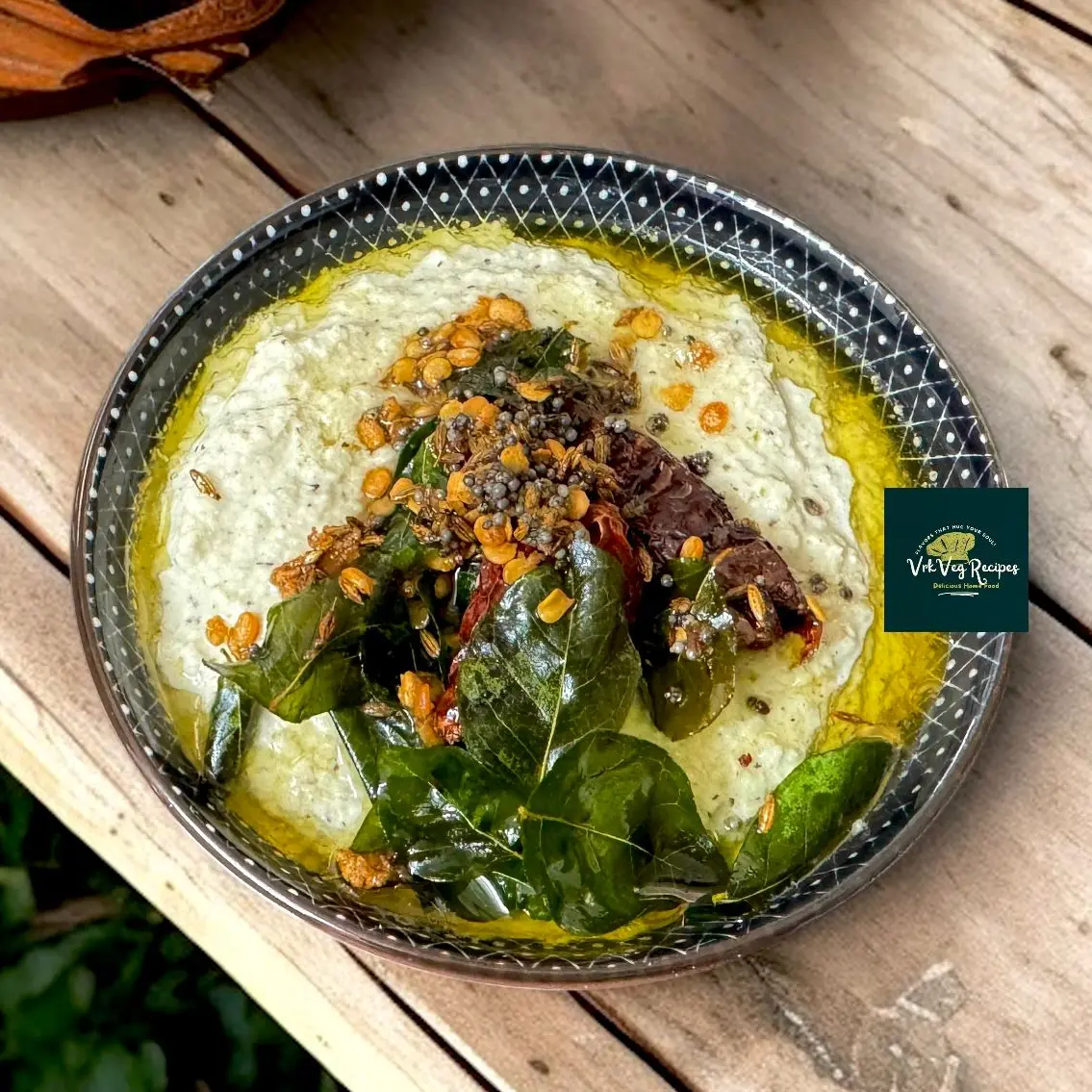 Smooth and nutty chutney made with roasted peanuts, fresh coconut, and mild spices—perfect for pairing with dosa, idli, or upma.